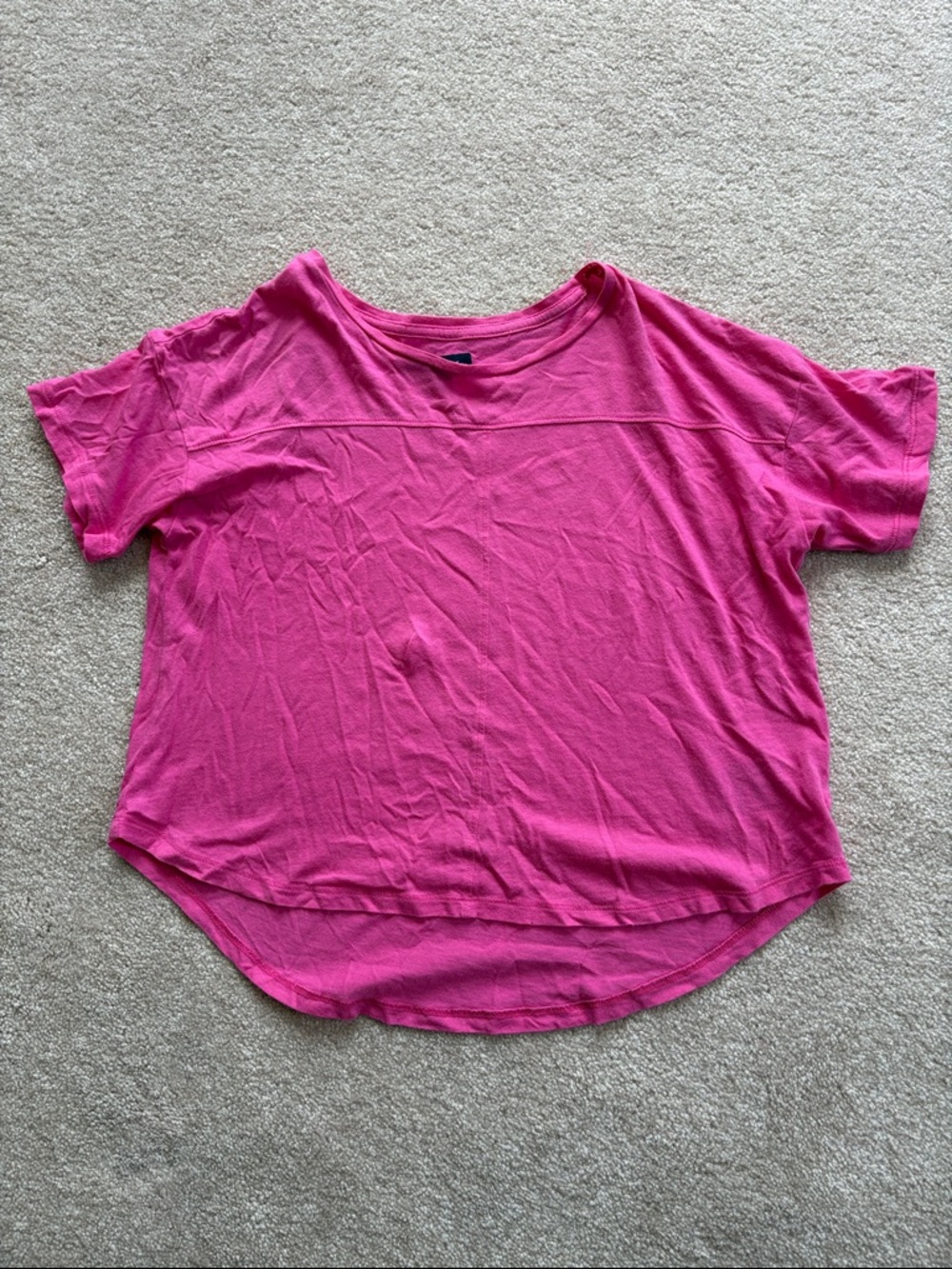 GAP Short Sleeve cropped Crewneck Top in Hot Pink